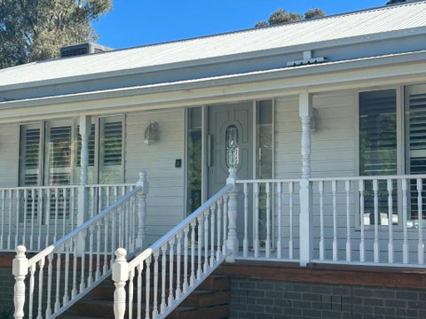 White On Wright - Accommodation Search 2