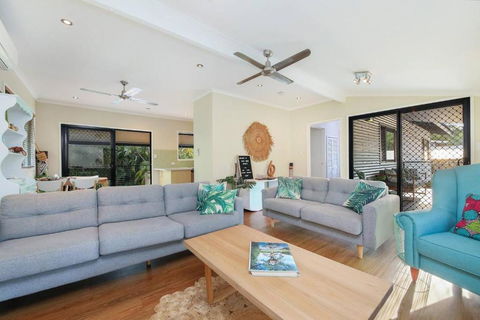 A Tropical Pool Paradise In Rapid Creek - Accommodation Search 1