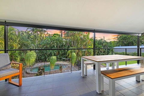 A Tropical Pool Paradise In Rapid Creek - Accommodation Search 2