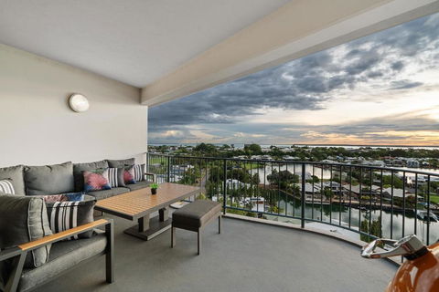 Anchor Point Penthouse 3BR With Marina Views - Pool - BBQs - Accommodation Search 3