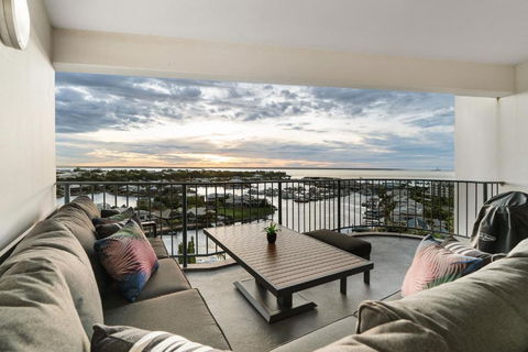 Anchor Point Penthouse 3BR With Marina Views - Pool - BBQs - Accommodation Search 4