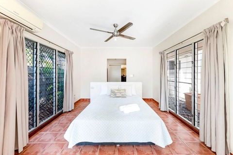 An Absolute Poolside Break By Casuarina Beach - Accommodation Search 4