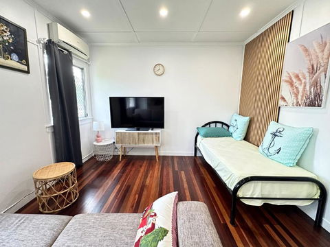 Zen Escape Guest House- Hidden Little Gem, Funky Corner, Boutique Granny Flat - Accommodation Search 3