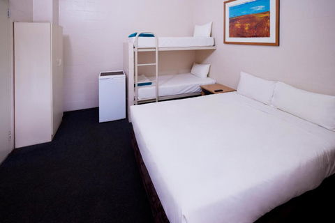 Outback Lodge - Accommodation Search 2