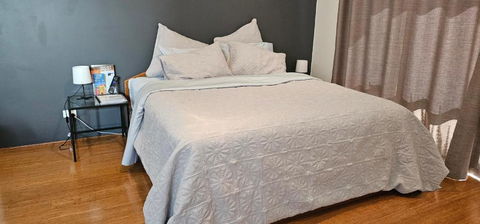 Private King Bed Guest Suite - Accommodation Search 1
