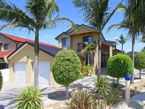 Welcome To Goodwood House! 12 Mins To Melbourne International Airport! - Accommodation Search 0