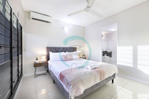 Zen On Stuart: 3-BR Penthouse Pad + Pool + BBQ - Accommodation Search 1