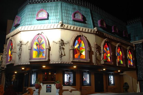 Dracula's Cabaret - Gold Coast - Accommodation Search 1